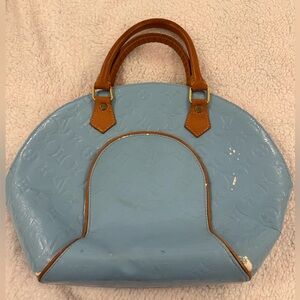 Patent leather blue vintage Louis Vuitton shoulder bag. Authentic